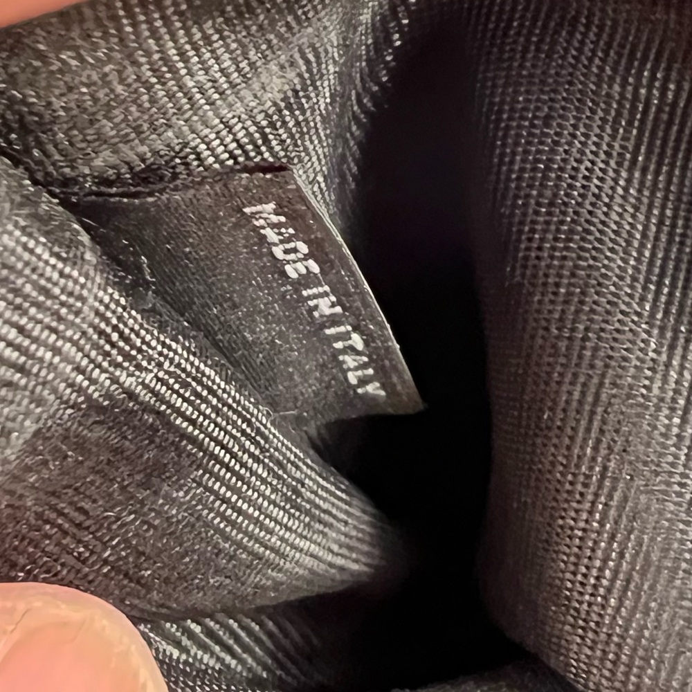 1057: Prada Black Saffiano Leather Bow Wallet – Made in Italy - Picture 14 of 16